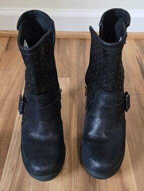 Sorel Joan of Arctic Wedge Stud Boots.